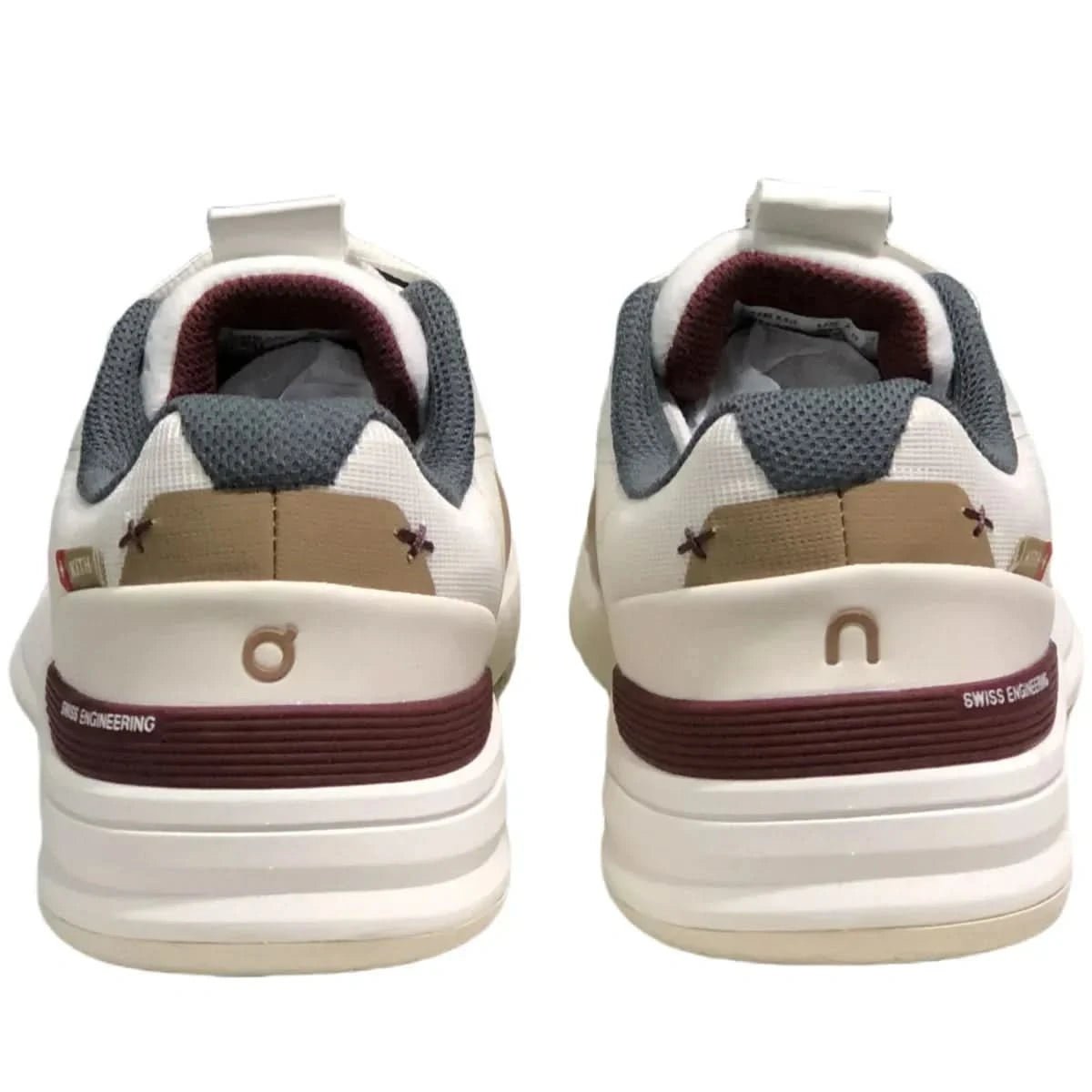 On The Roger Pro Women's Beige/Burgundy - Onsrunners