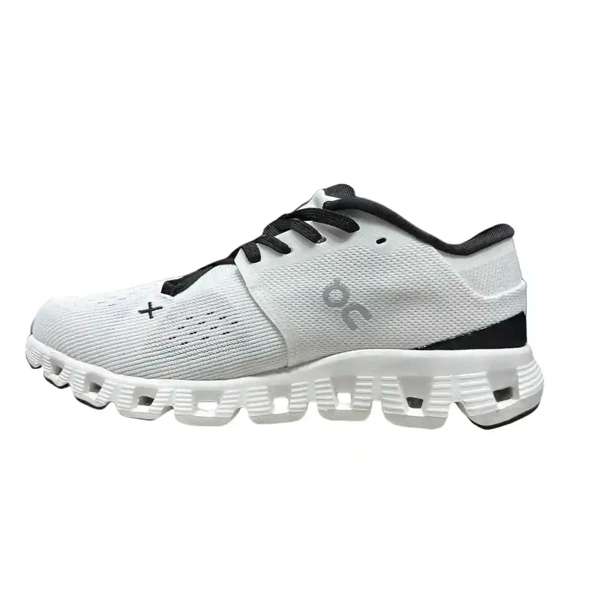 On Cloud X4 women's Ivory White/Black - Onsrunners